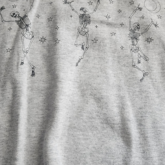 Sweatshirt - Picture 2 of 2